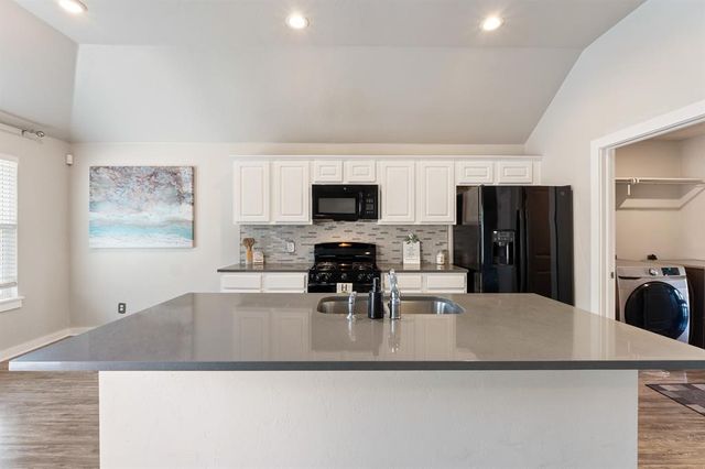 1430 Lakeview Drive, Edmond, OK 73034