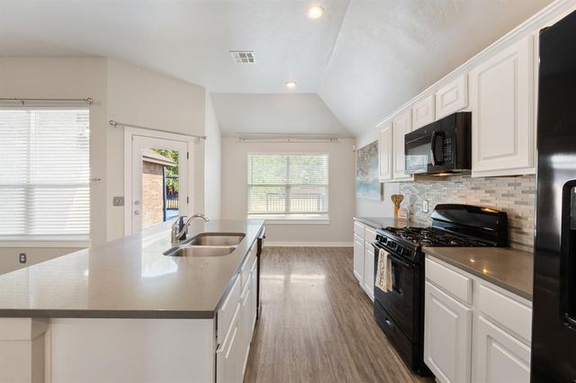 1430 Lakeview Drive, Edmond, OK 73034