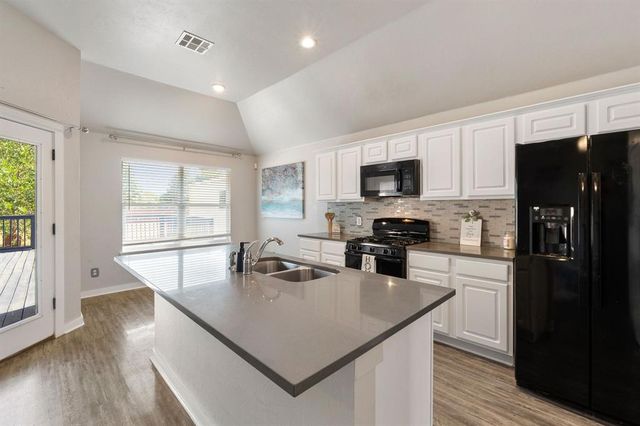 1430 Lakeview Drive, Edmond, OK 73034