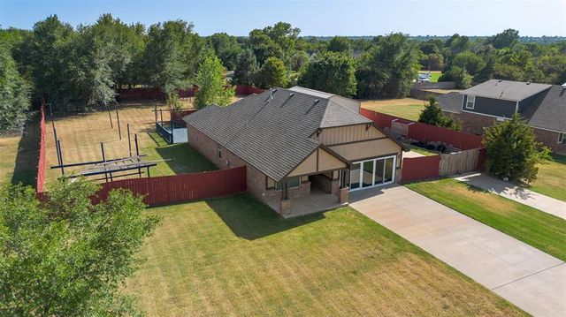 1430 Lakeview Drive, Edmond, OK 73034