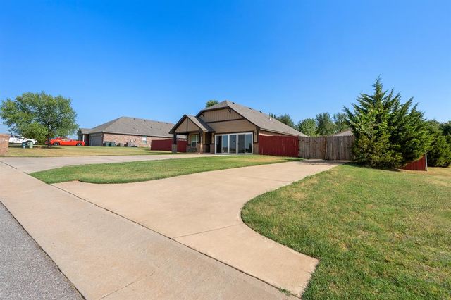 1430 Lakeview Drive, Edmond, OK 73034