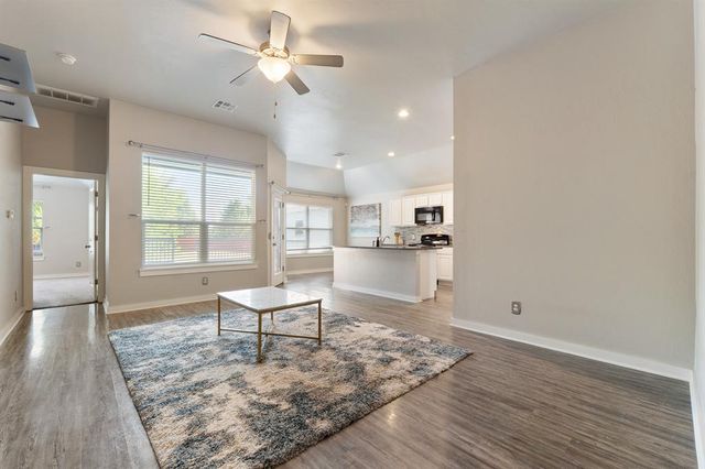 1430 Lakeview Drive, Edmond, OK 73034