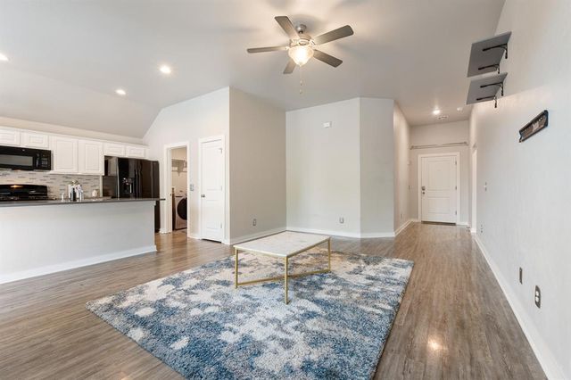 1430 Lakeview Drive, Edmond, OK 73034