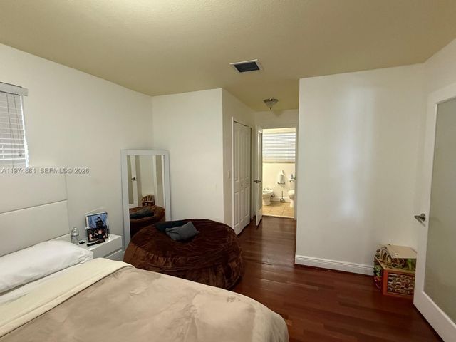 183 E 44th St, Hialeah, FL 33013