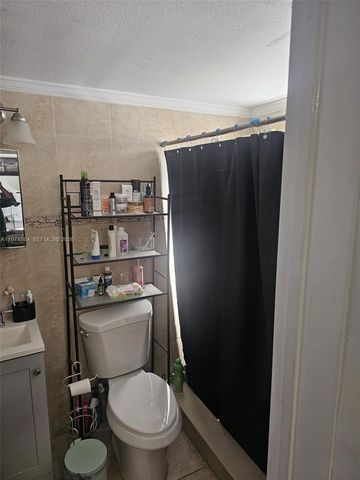 183 E 44th St, Hialeah, FL 33013