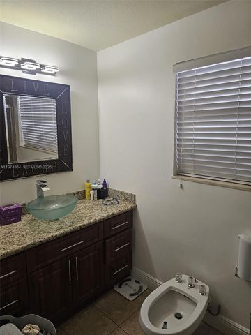 183 E 44th St, Hialeah, FL 33013