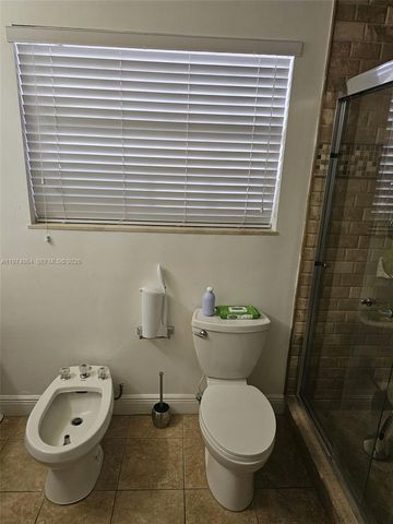 183 E 44th St, Hialeah, FL 33013