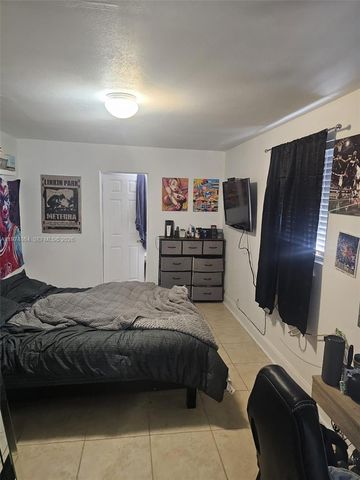 183 E 44th St, Hialeah, FL 33013