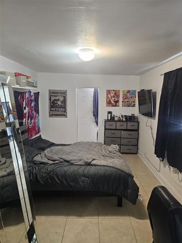 183 E 44th St, Hialeah, FL 33013