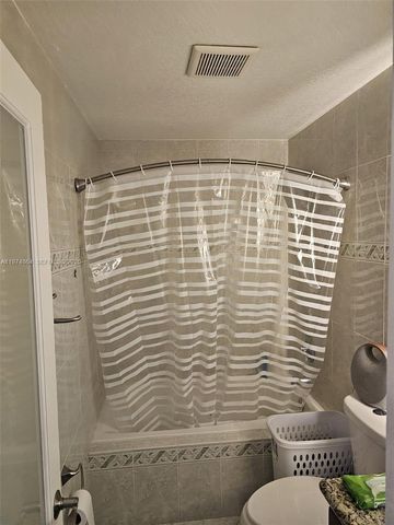 183 E 44th St, Hialeah, FL 33013