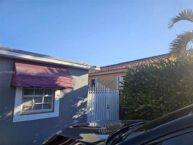 183 E 44th St, Hialeah, FL 33013