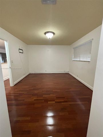 183 E 44th St, Hialeah, FL 33013