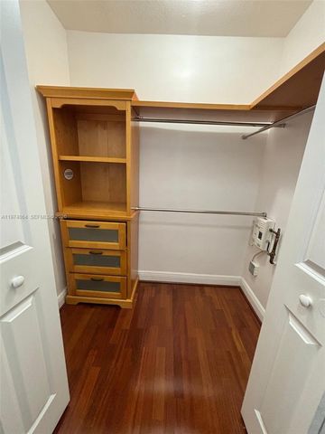 183 E 44th St, Hialeah, FL 33013