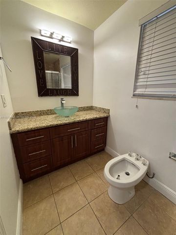 183 E 44th St, Hialeah, FL 33013