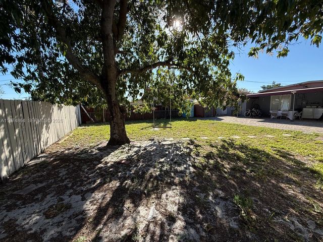 183 E 44th St, Hialeah, FL 33013