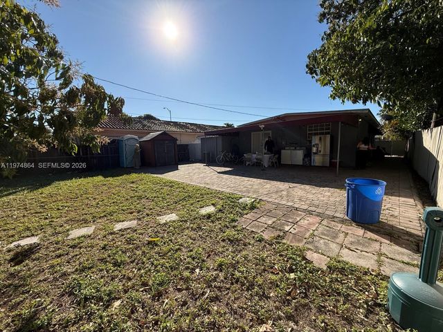 183 E 44th St, Hialeah, FL 33013