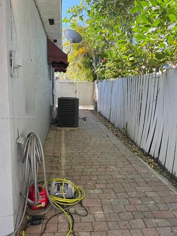 183 E 44th St, Hialeah, FL 33013