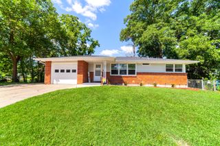 1601 PARKLAWN CT, Columbia, MO 65202