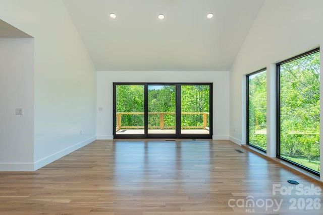 57 Mezzo Cove, Asheville, NC 28804