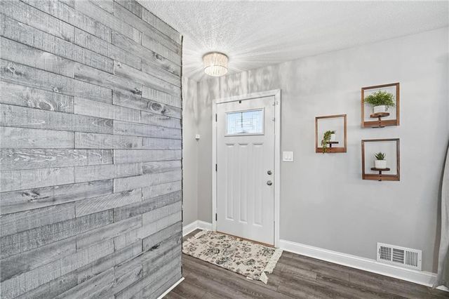 5107 N Highland Avenue, Kansas City, MO 64118