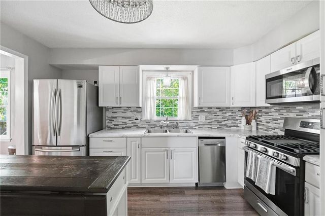 5107 N Highland Avenue, Kansas City, MO 64118
