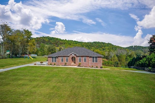 1945 Golden Mountain Rd, Sparta, TN 38583