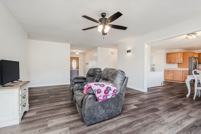 1945 Golden Mountain Rd, Sparta, TN 38583