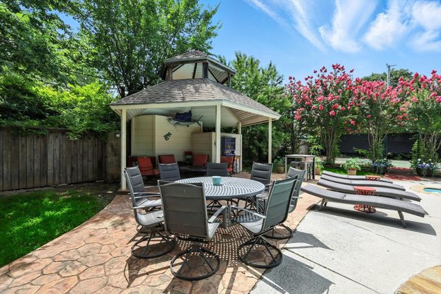 1003 Glenwick Lane, Arlington, TX 76012