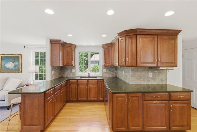 42 Birchtree Dr, Westwood, MA 02090
