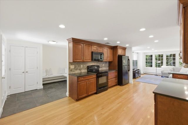 42 Birchtree Dr, Westwood, MA 02090