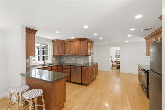 42 Birchtree Dr, Westwood, MA 02090