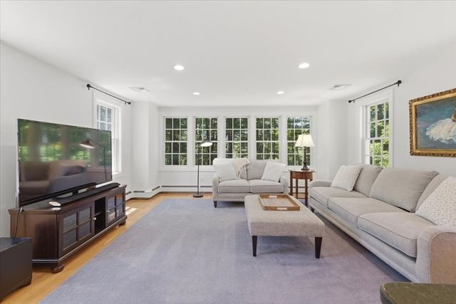 42 Birchtree Dr, Westwood, MA 02090