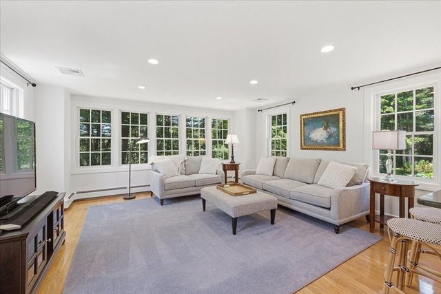 42 Birchtree Dr, Westwood, MA 02090