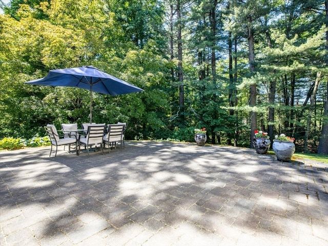 42 Birchtree Dr, Westwood, MA 02090