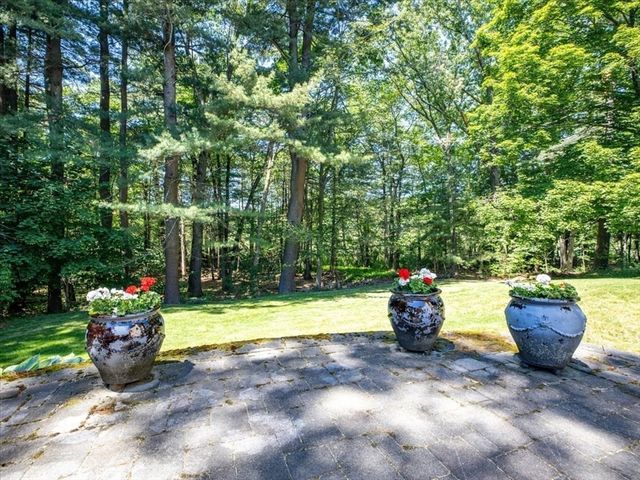 42 Birchtree Dr, Westwood, MA 02090