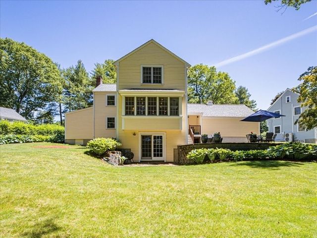 42 Birchtree Dr, Westwood, MA 02090