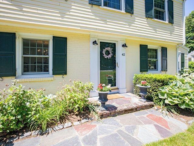 42 Birchtree Dr, Westwood, MA 02090