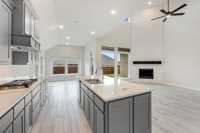 1028 Snowy Owl Drive, Alvarado, TX 76009