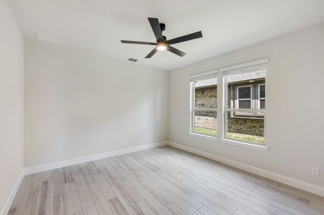1028 Snowy Owl Drive, Alvarado, TX 76009