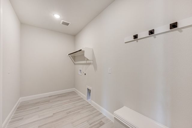 1028 Snowy Owl Drive, Alvarado, TX 76009