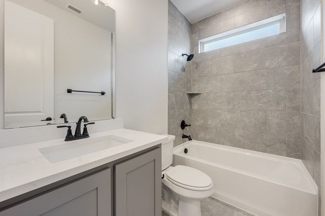 1028 Snowy Owl Drive, Alvarado, TX 76009