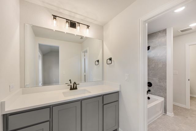 1028 Snowy Owl Drive, Alvarado, TX 76009