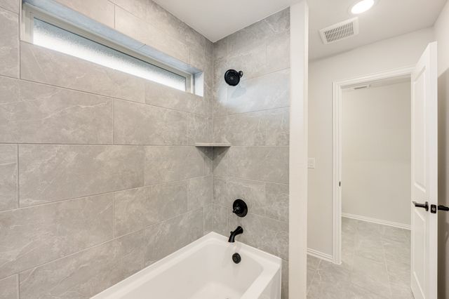 1028 Snowy Owl Drive, Alvarado, TX 76009