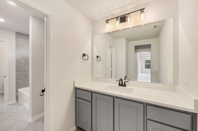 1028 Snowy Owl Drive, Alvarado, TX 76009