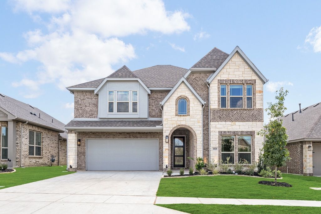 1028 Snowy Owl Drive, Alvarado, TX 76009