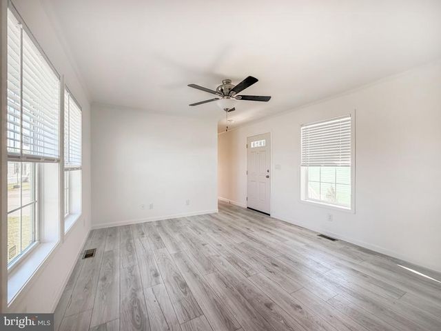 209 JOHNSON DR, Fairless Hills, PA 19030