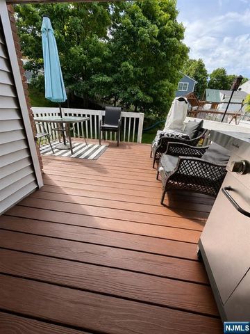 75 Lake Trail, Wayne, NJ 07470