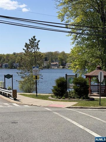 75 Lake Trail, Wayne, NJ 07470