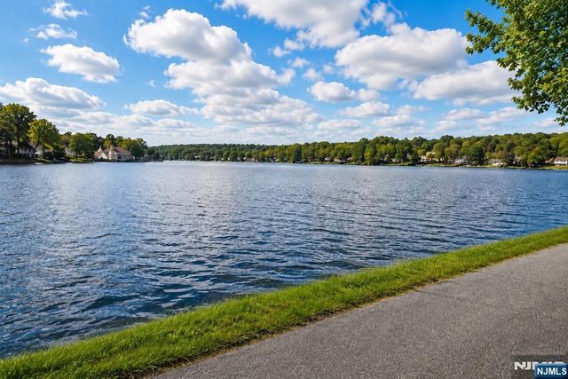 75 Lake Trail, Wayne, NJ 07470