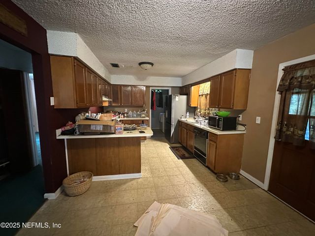 8657 PINE PARK Drive, Jacksonville, FL 32219